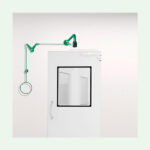 ClassicLine variable Körper-Notdusche mit Zugstangenumlenkung für Über-Tür-Montage - Image 3